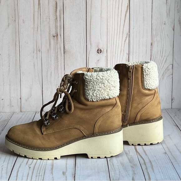 DV by DOLCE VITA Cream & Tan Girls Ankle Boots Size 5 - Picture 7 of 16